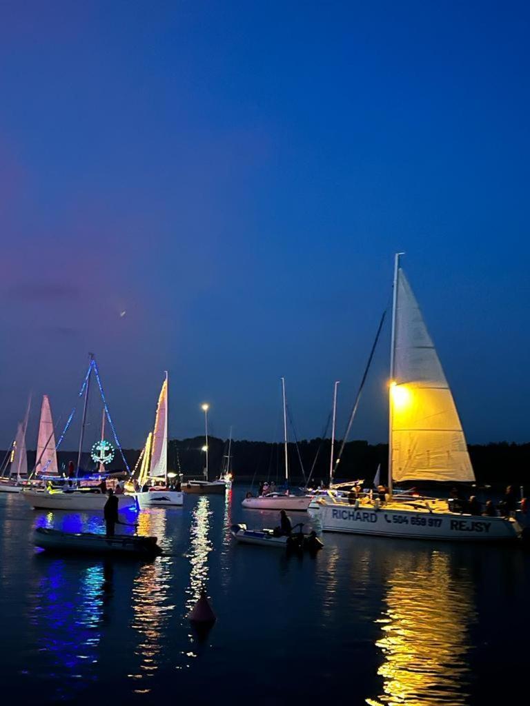 Powidz Lakeside Hotel & Restaurant ภายนอก รูปภาพ