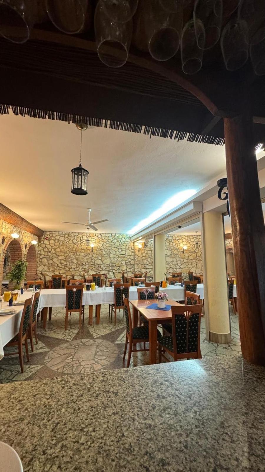 Powidz Lakeside Hotel & Restaurant ภายนอก รูปภาพ