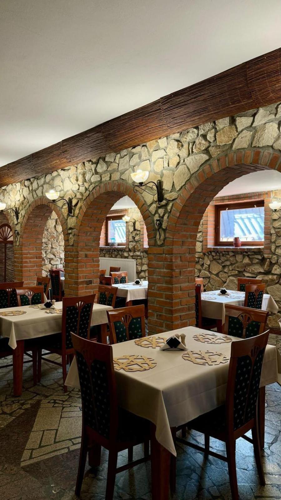 Powidz Lakeside Hotel & Restaurant ภายนอก รูปภาพ