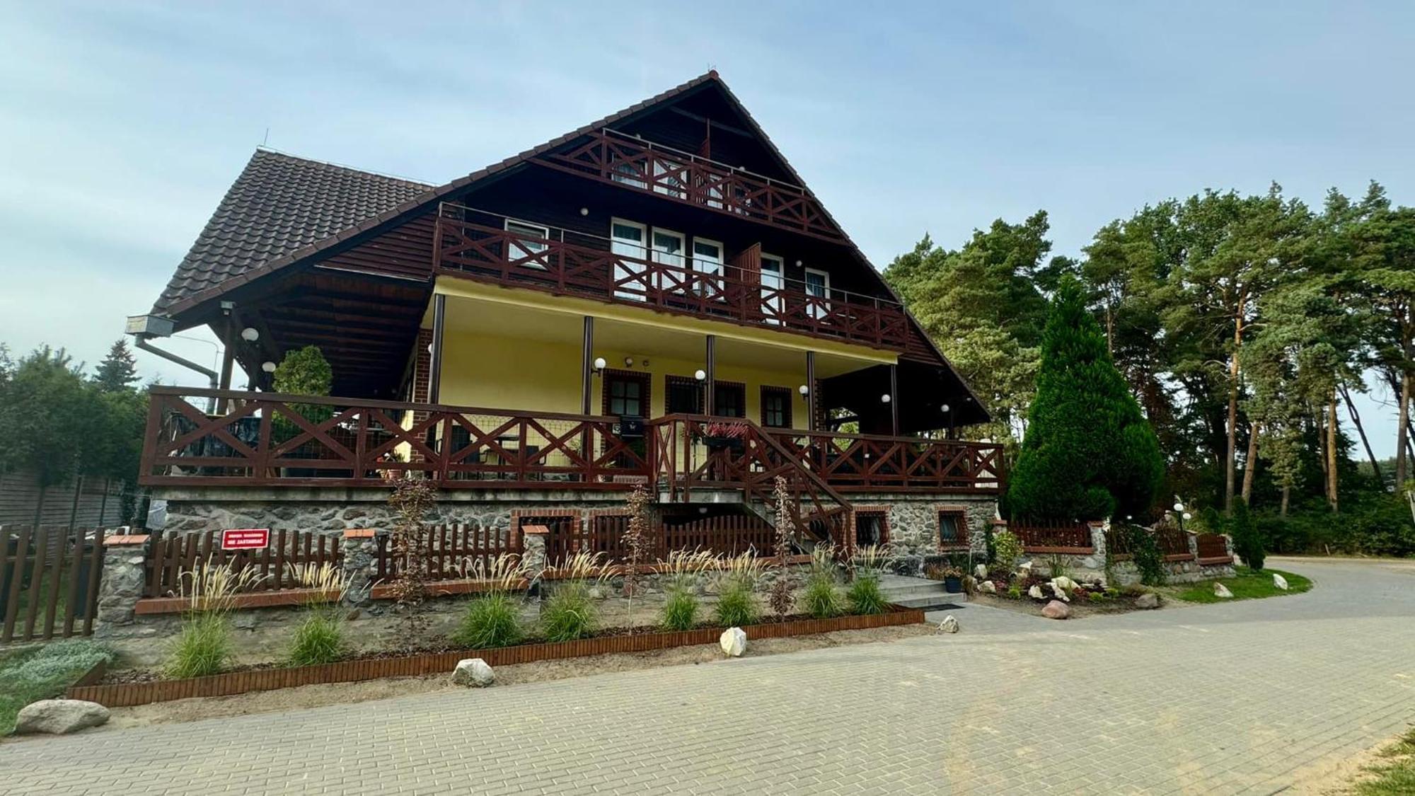 Powidz Lakeside Hotel & Restaurant ภายนอก รูปภาพ